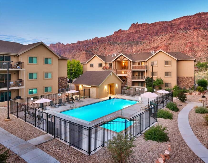 6A Family Friendly Redcliff Condo Pool & Hot Tub 모아브 외부 사진